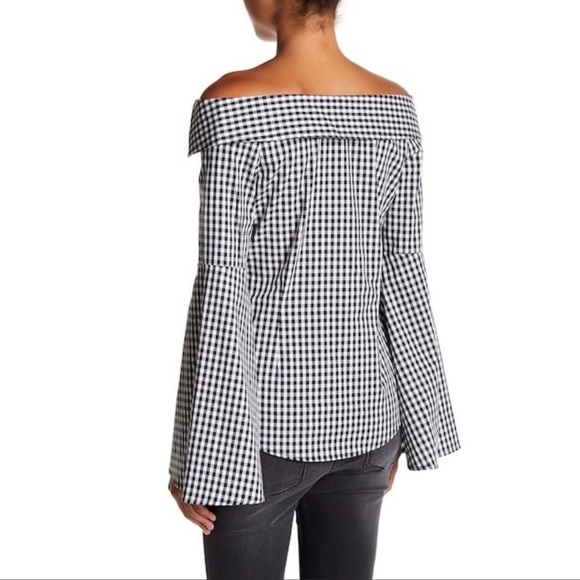 Romeo & Juliet Couture Off-the-Shoulder Spread Collar Blouse with Bell Sleeves - Picture 2 of 9